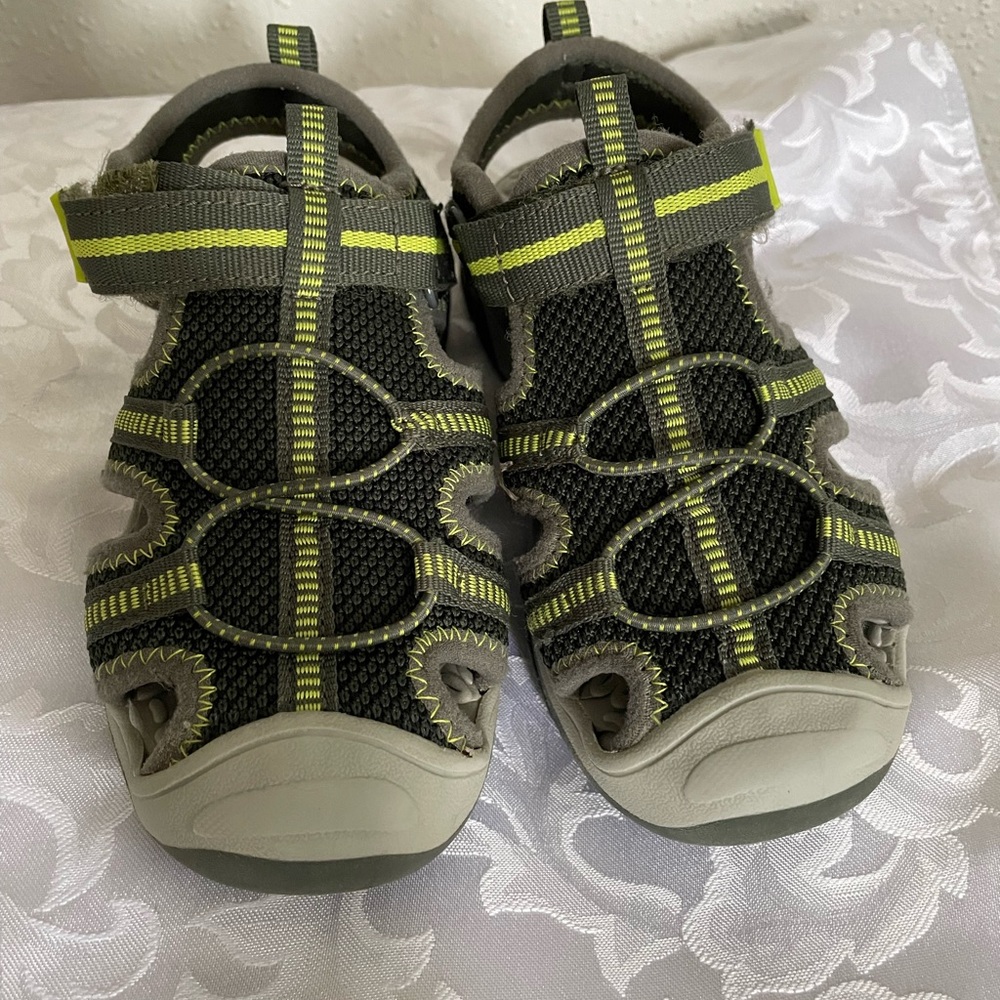 Kids Outdoor Adventure Sandals - Green Size 11 - Picture 2 of 9